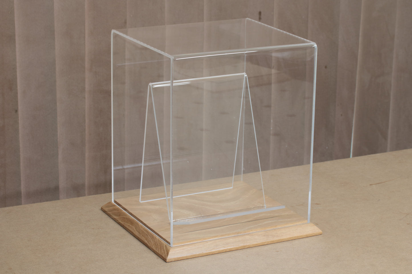 Book display - "Trade Paperback" 5.5 x 8.5inch / case:20cm x 15cm x 24cm + engraving + stand