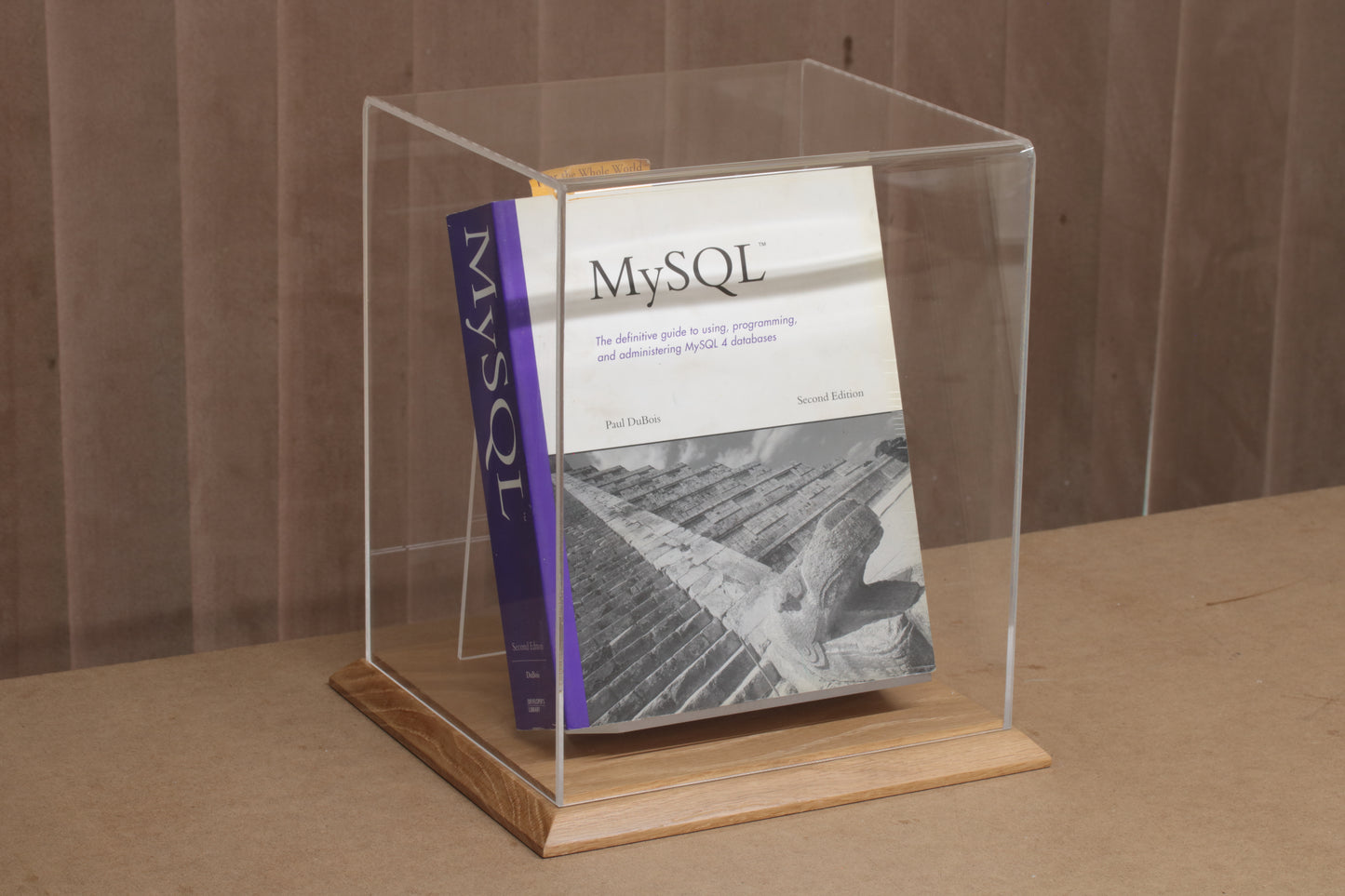 Book display - "Royal Hardcover" 6.1 x 9.2 inch / case:22cm x 18cm x 26cm + engraving + stand
