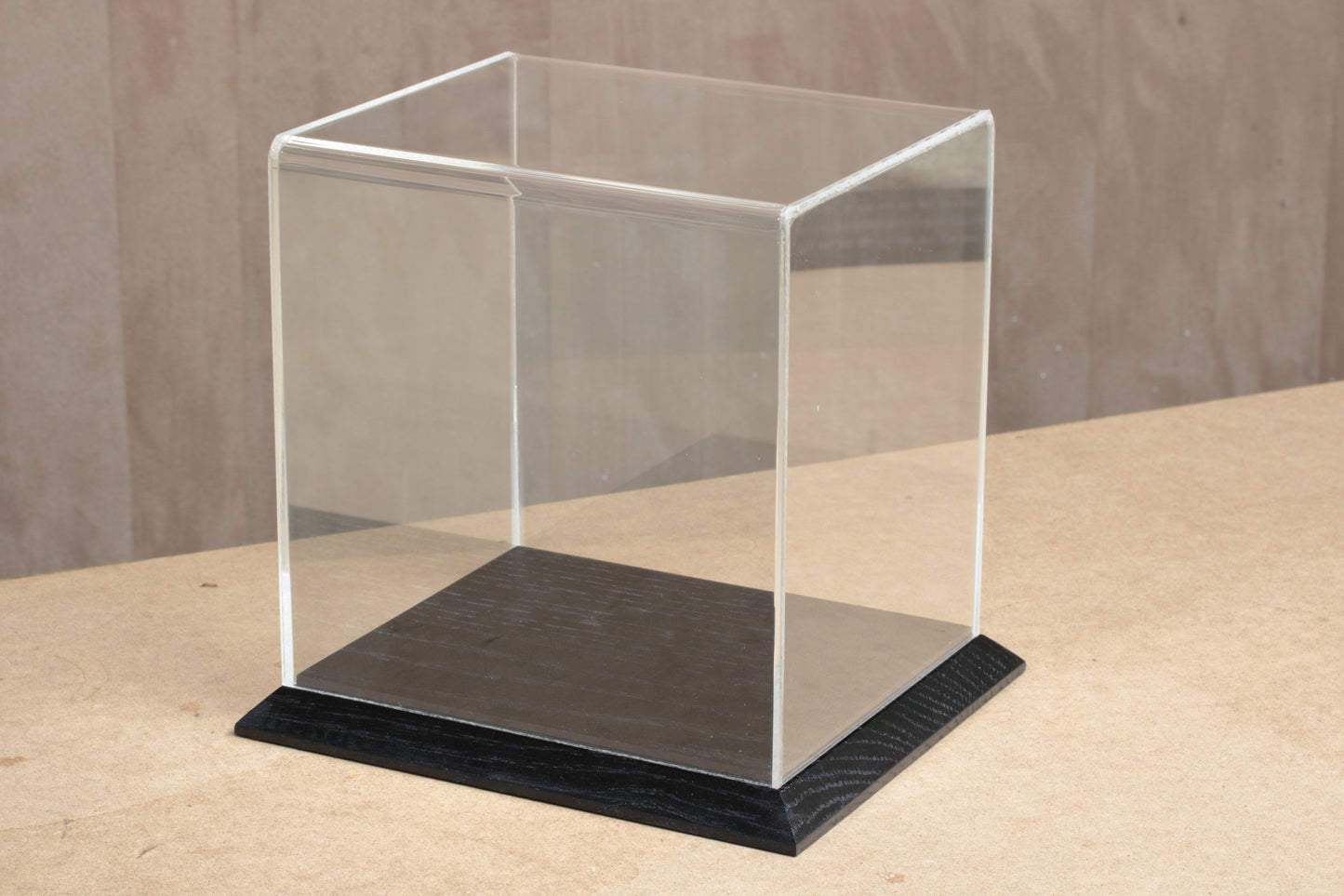 Display Case w18cm x d15cm x h18cm - Oak Base, (BLACK)