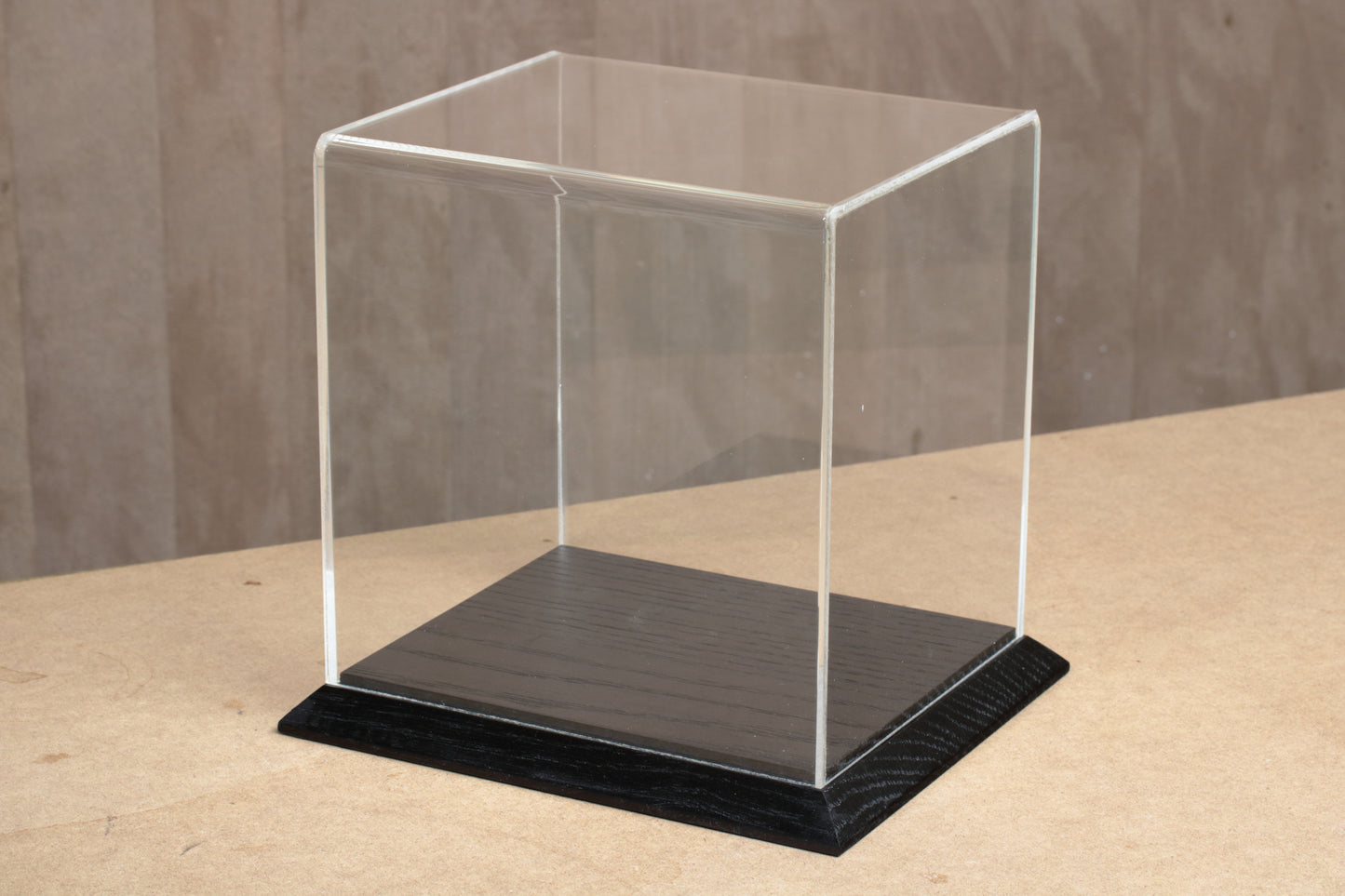 Display Case w18cm x d15cm x h18cm - Oak Base, (BLACK)