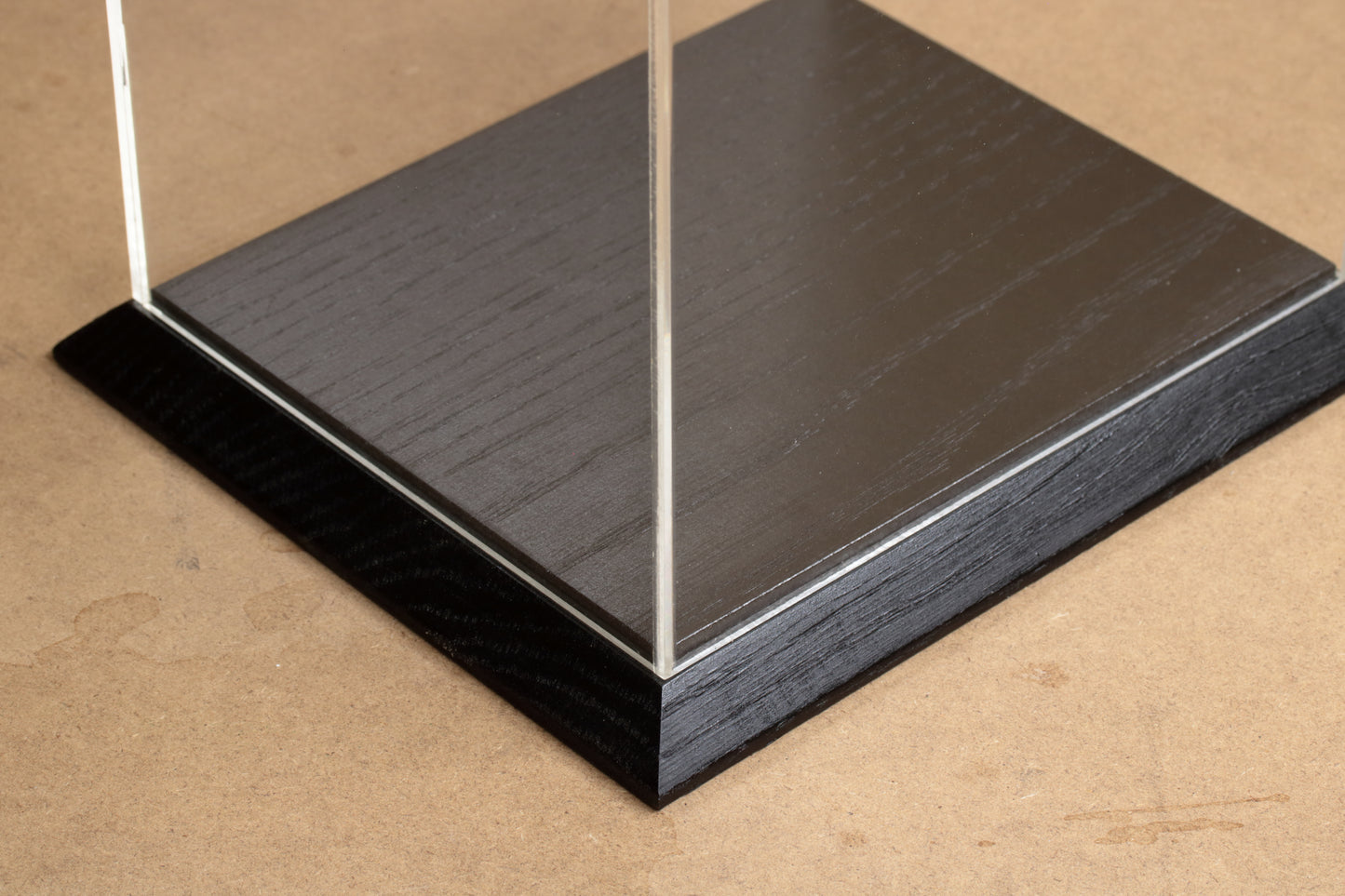 Display Case w18cm x d15cm x h18cm - Oak Base, (BLACK)