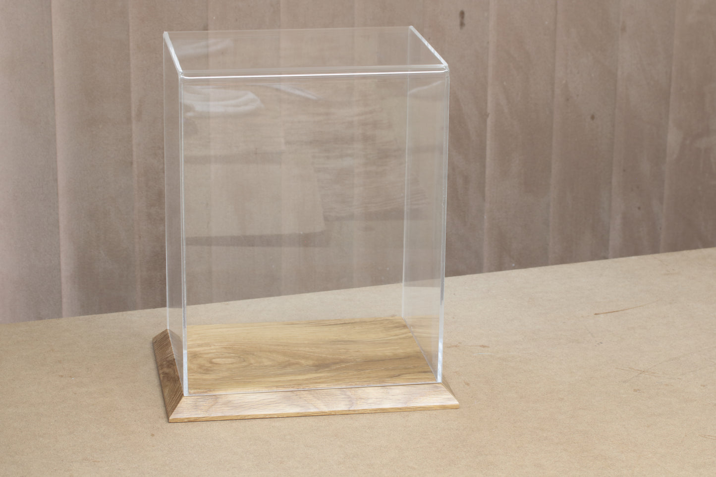Handmade Display Case w20cm x d15cm x h25cm with OAK base