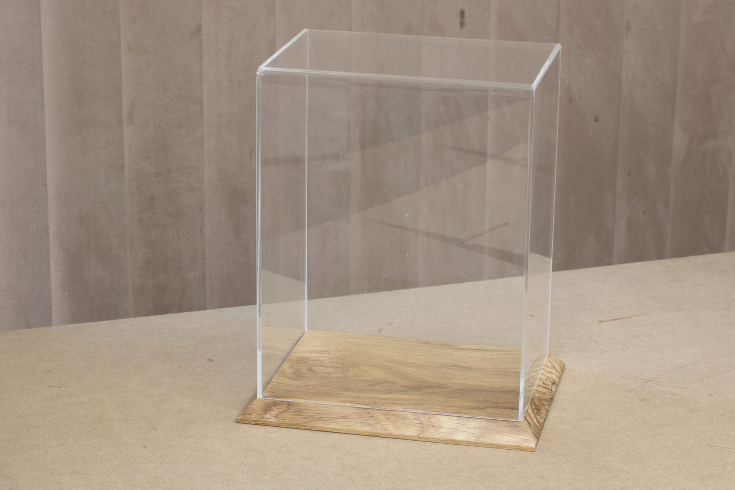 Handmade Display Case w20cm x d15cm x h25cm with OAK base