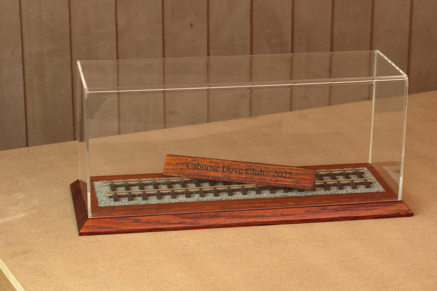O Gauge Train Display Case 35cm / 31cm track (GOLDEN OAK)