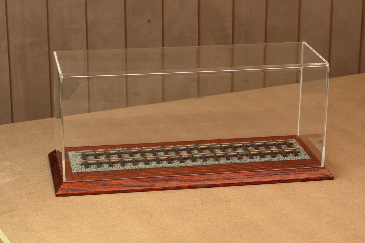 O Gauge Train Display Case 35cm / 31cm track (GOLDEN OAK)