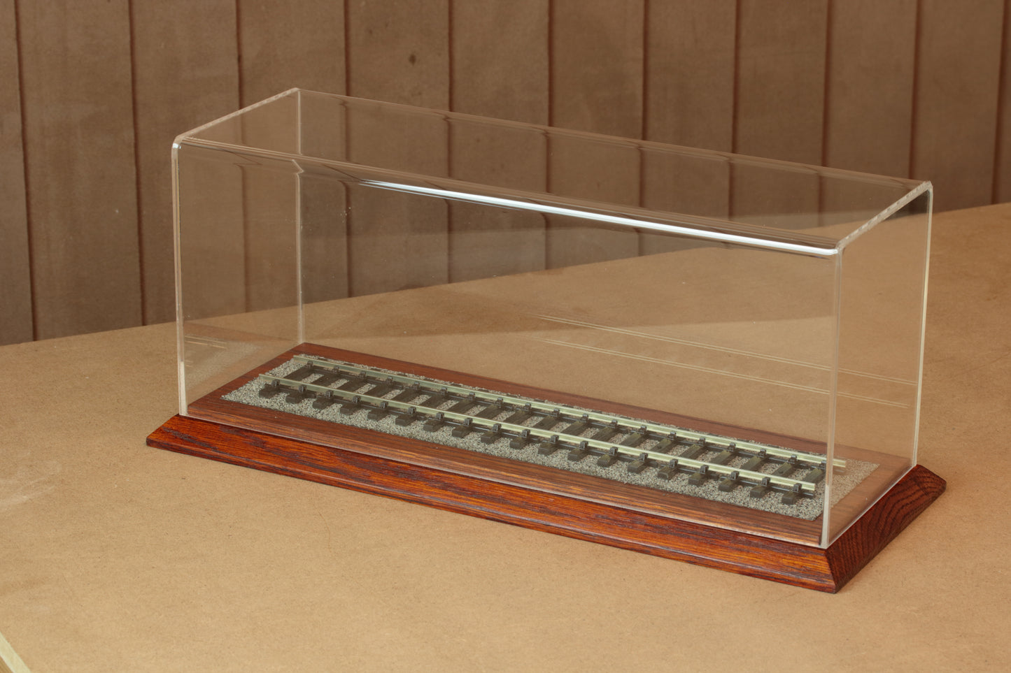 O Gauge Train Display Case 35cm / 31cm track (GOLDEN OAK)