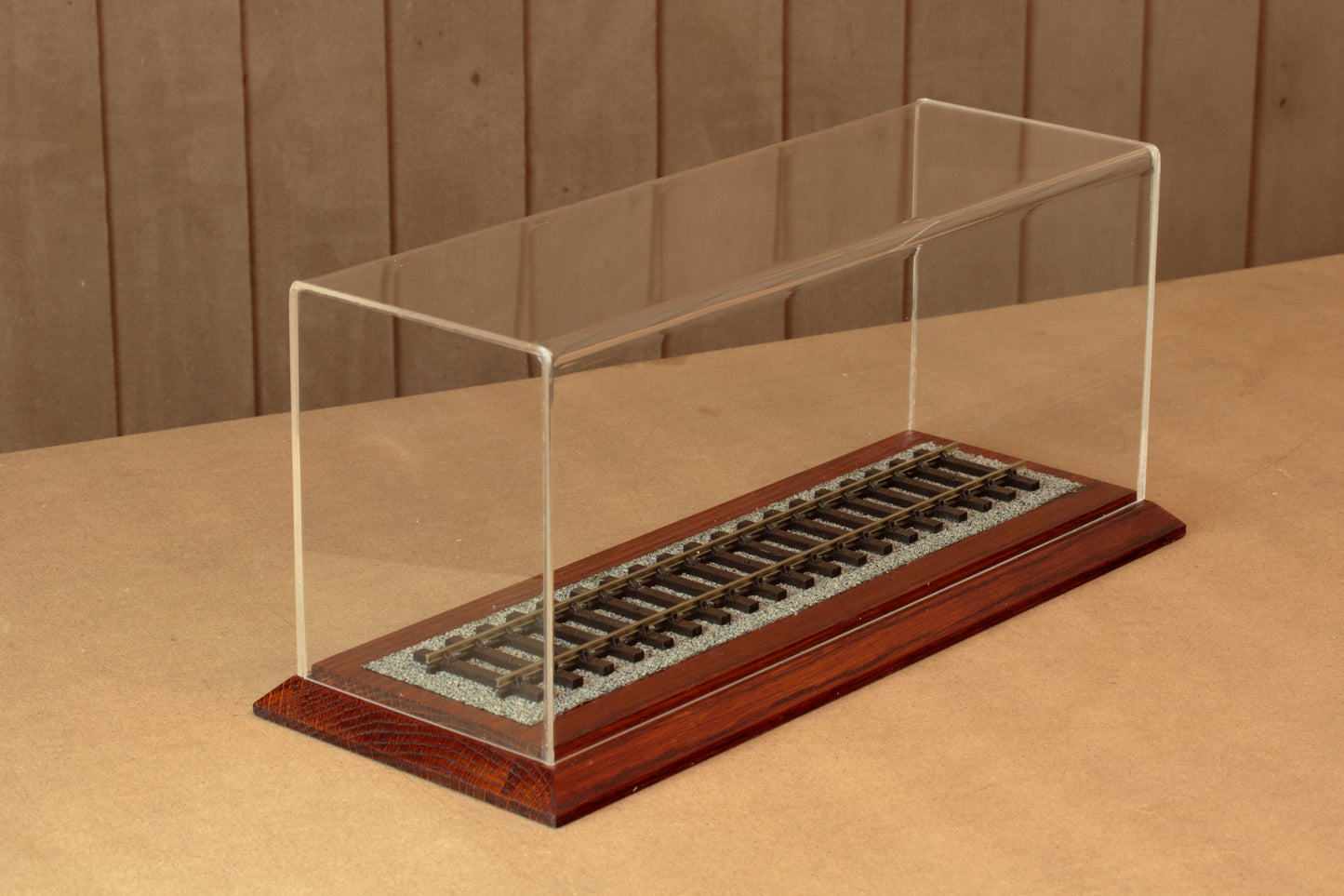 O Gauge Train Display Case 35cm / 31cm track (GOLDEN OAK)