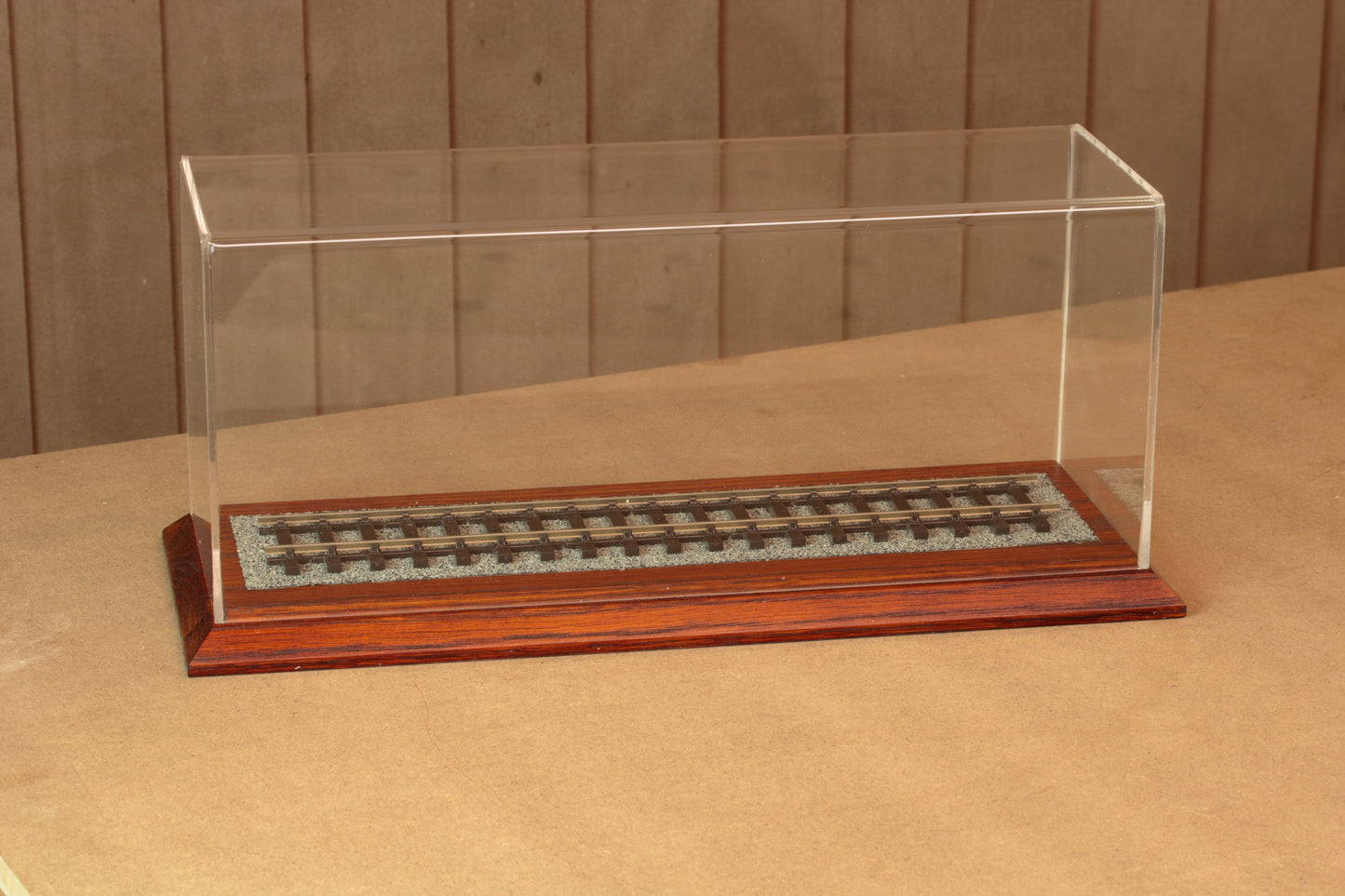 O Gauge Train Display Case 35cm / 31cm track (GOLDEN OAK)