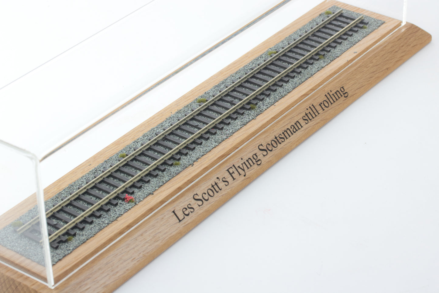 Custom OO Gauge display 450mm internal, track 415mm