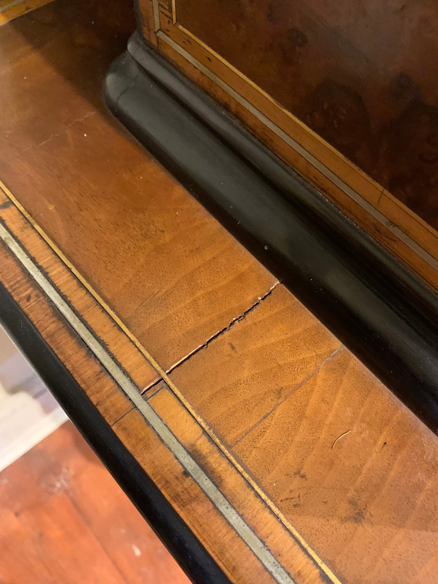 Antique Interchangeable Music Box Serial no.18511, playing 48 airs from six cylinders