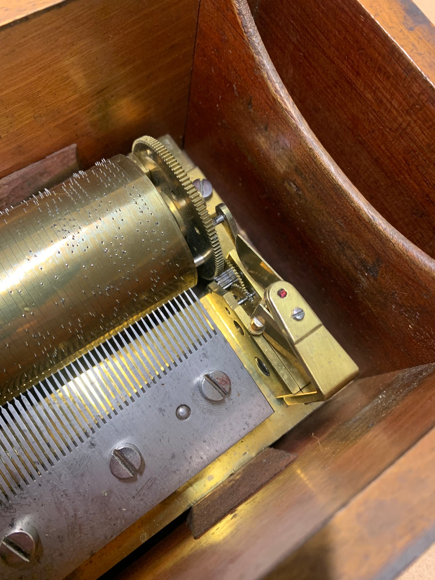 Small, Early keywound F.Nicole 4 air music box, Circa 1843, serial number 21325.