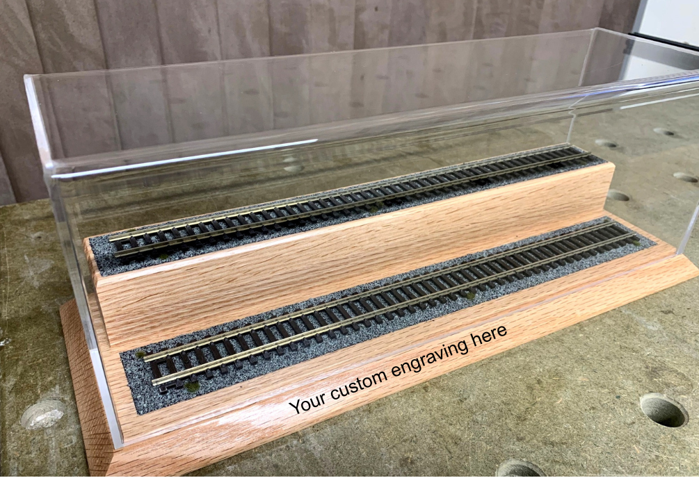 OO Gauge Model Railway Display Case with Raised Plinth – Solid Oak – 33.5cm Track