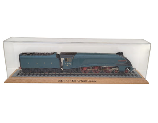 O Gauge Train Display Case 58.5cm / 54cm track