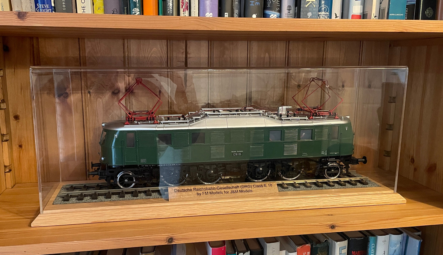Gauge 1 Train Display case. Track length 58cm