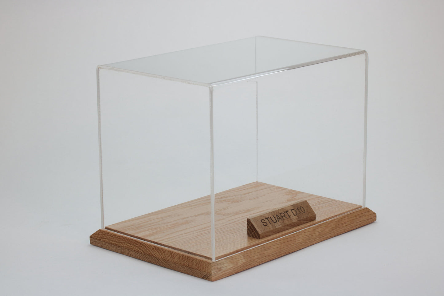 Stuart D10 Display Case w14cm x d11.5cm x h17cm