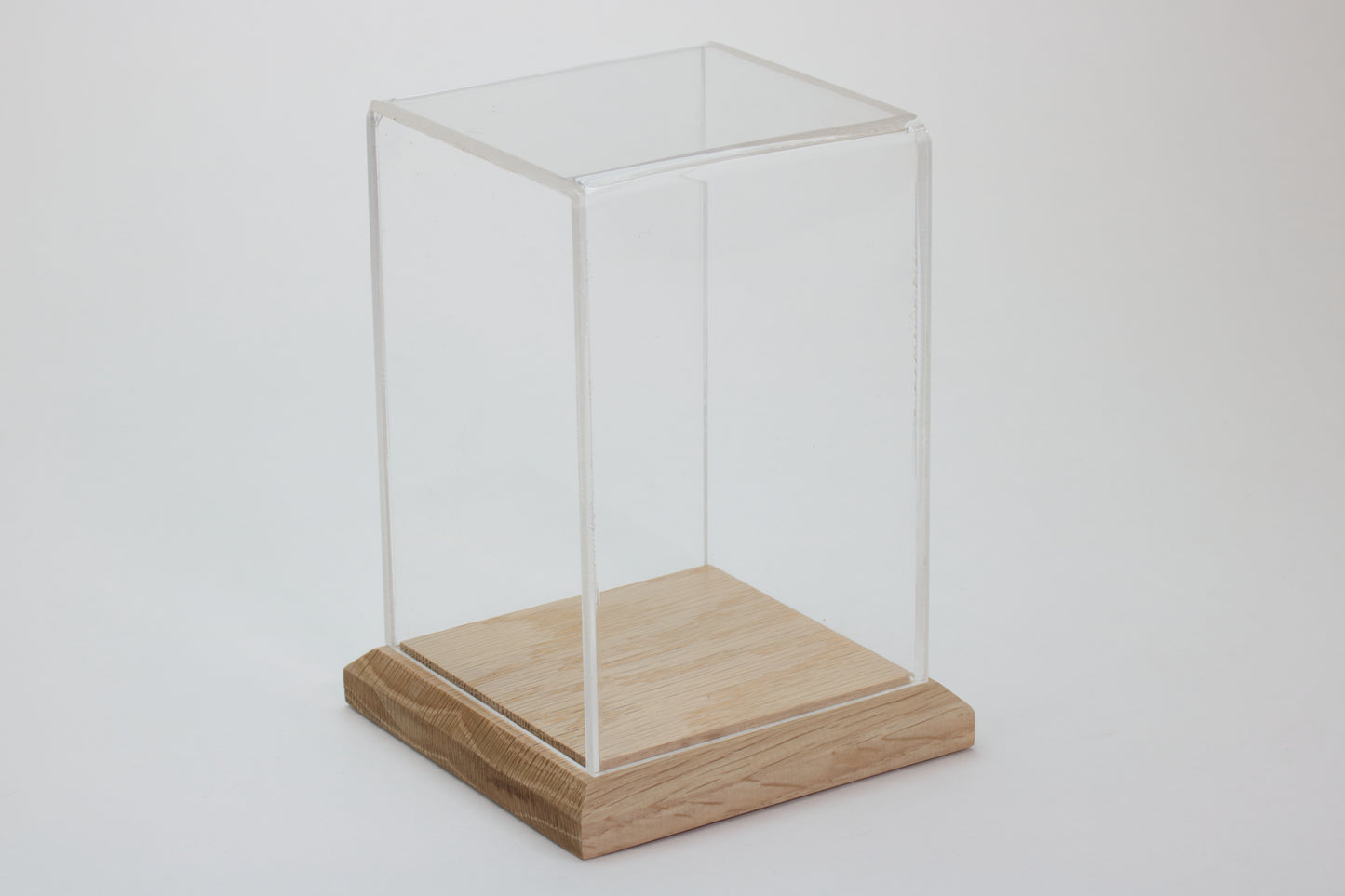 Display Case 10cm x 10cm x 15cm with solid Oak base