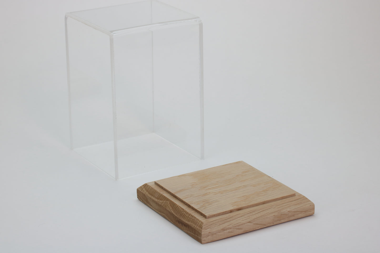 Display Case 10cm x 10cm x 15cm with solid Oak base