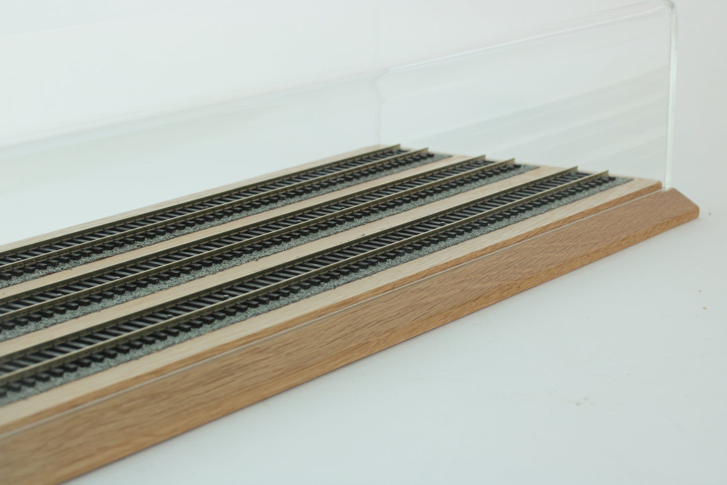 Triple Track 67cm OO Gauge Scale Model Train Case 70cm x 17.5cm x 8cm