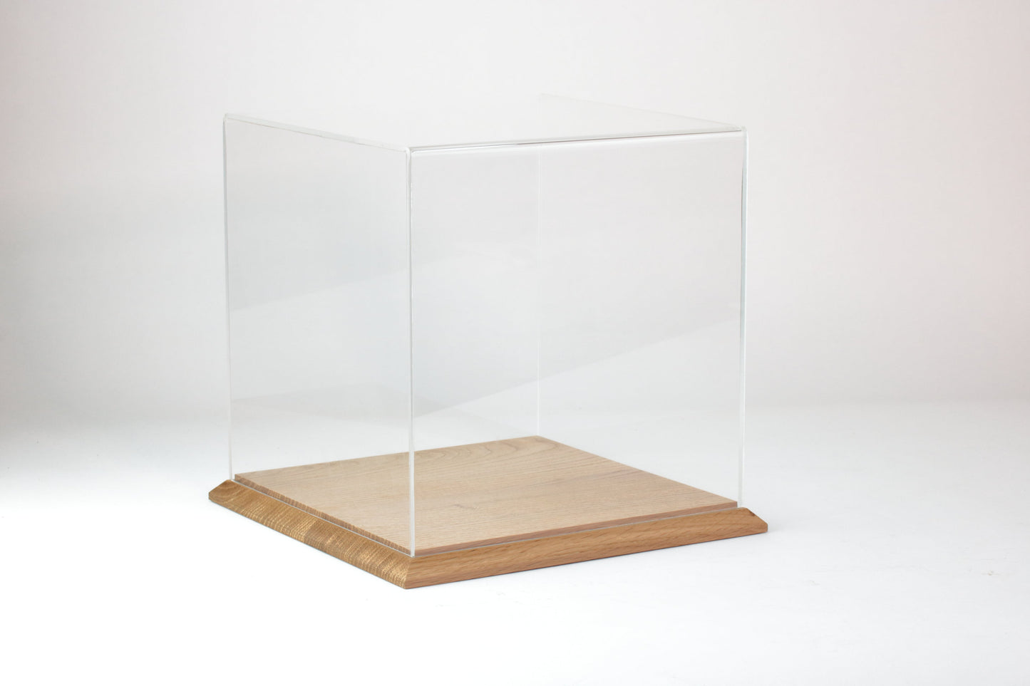 Display Case 27cm x 27cm x 27cm (internal measurements)