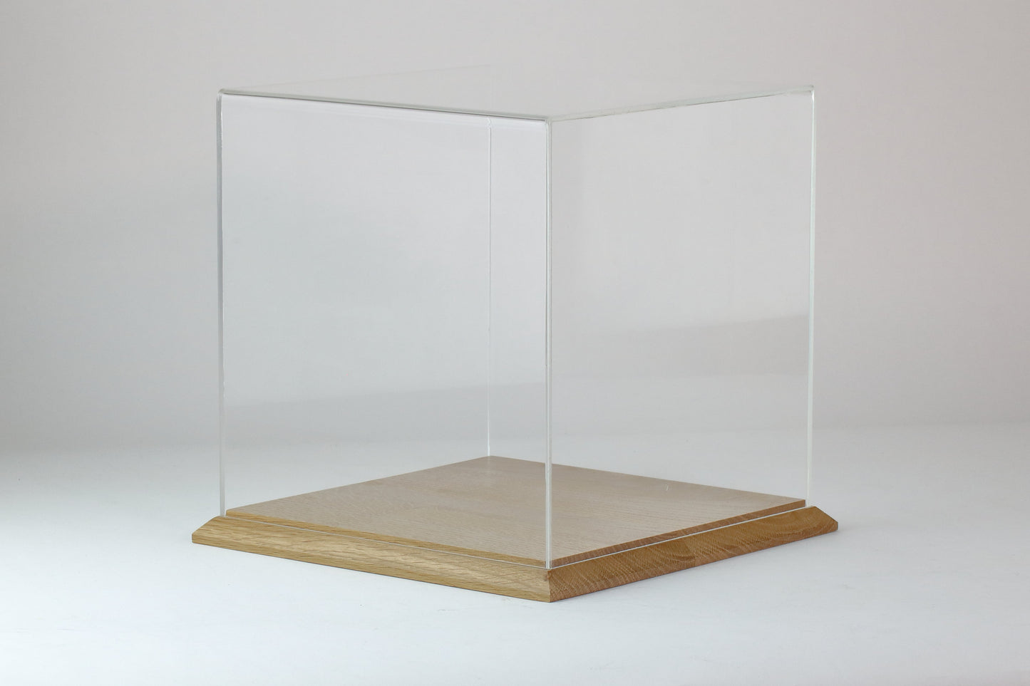 Display Case 27cm x 27cm x 27cm (internal measurements)