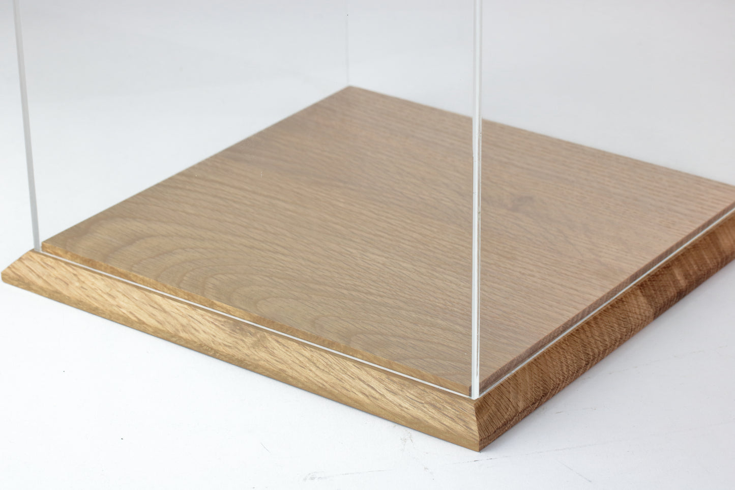 Display Case 20cm x 20cm x 20cm with solid Oak base