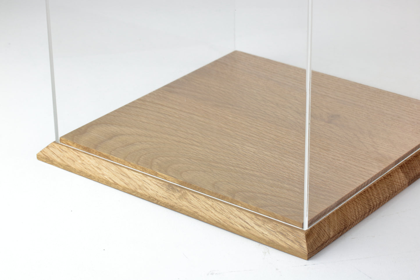 Display Case 20cm x 20cm x 20cm with solid Oak base