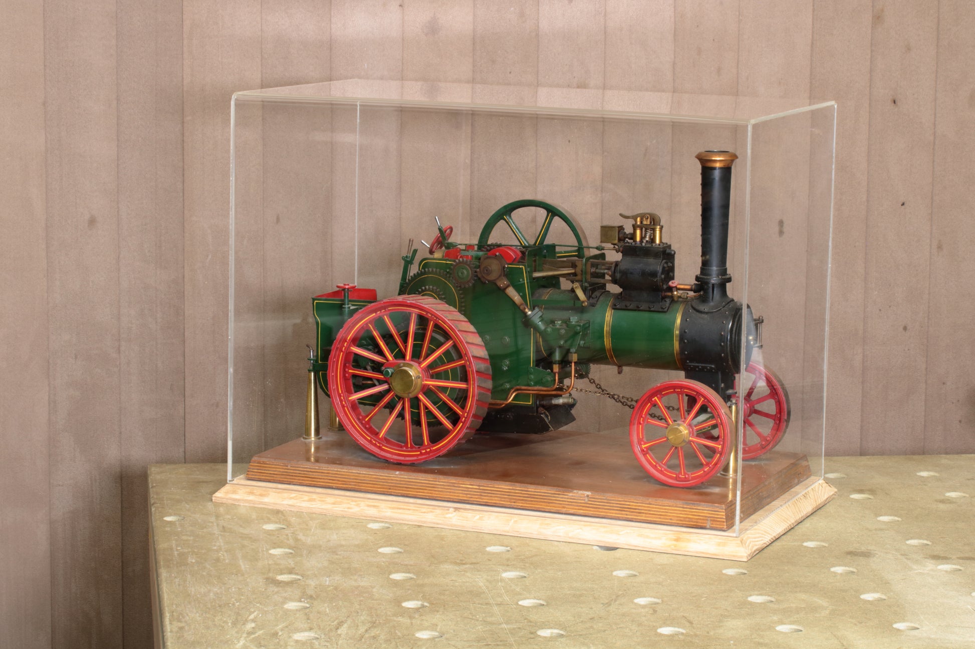 custom 3/4 inch traction engine acrylic perspex display case Allchin made in the UK by BoxMint. Wood Oak base