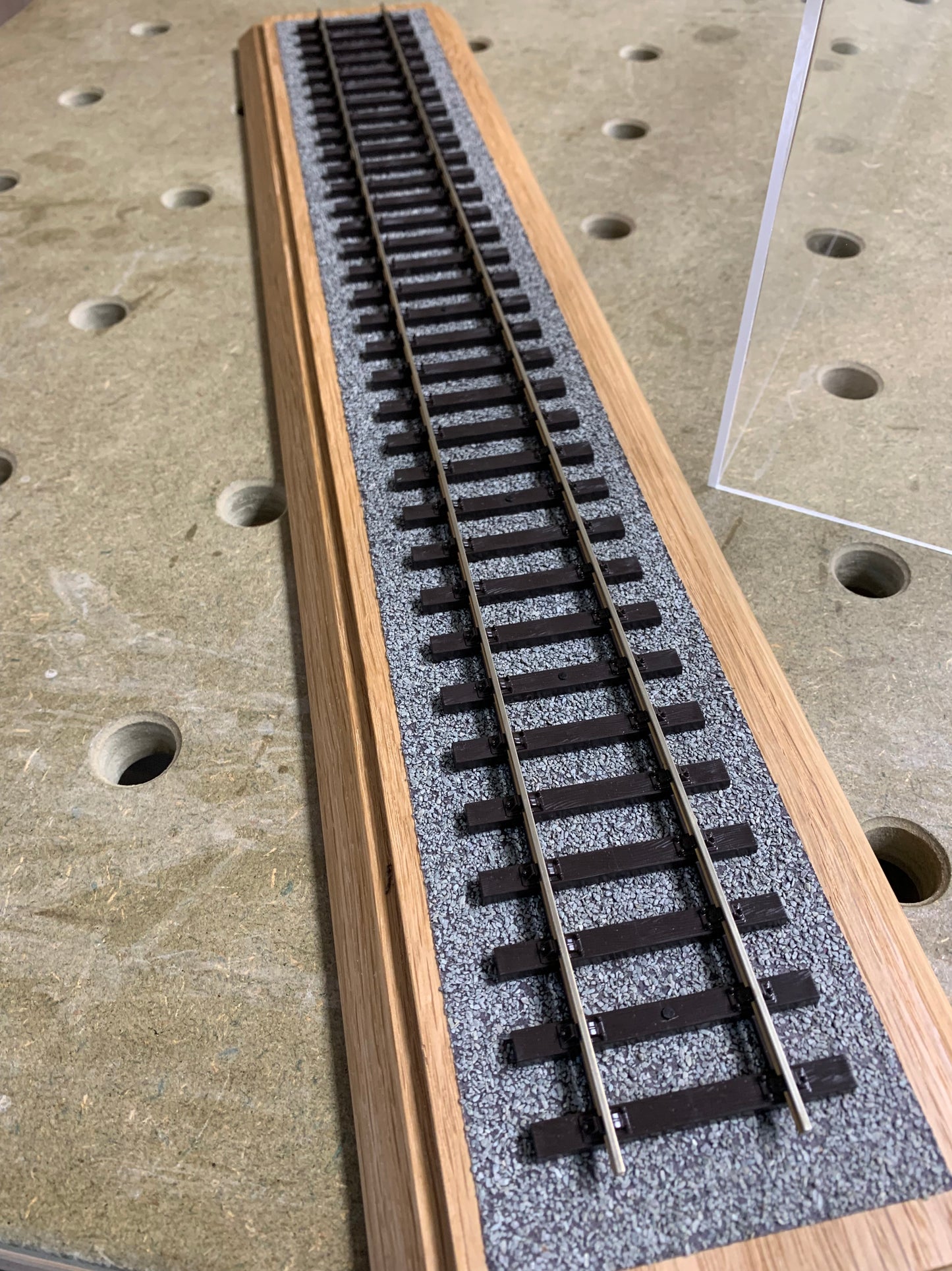 O Gauge Train Display Case 60.5cm / 56cm track