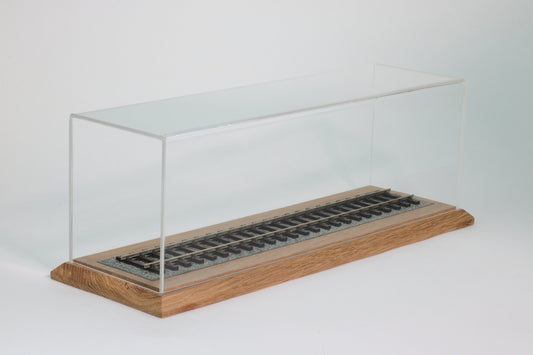 O Gauge Train Display Case 43.5cm / 39.5cm track